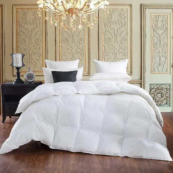 Luxurious 600-Thread-Count Egyptian Cotton Goose Down Comforter - 108 x 98 IN